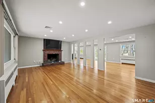 16 Chestnut Ln, West Hartford, CT 06110 - Photo 6