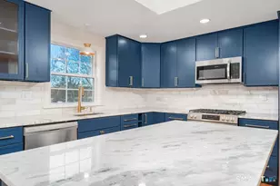 236 Old Farm Dr, Newington, CT 06111 - Photo 8