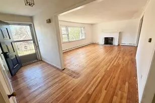 104 Sperry Dr, Guilford, CT 06437 - Photo 2