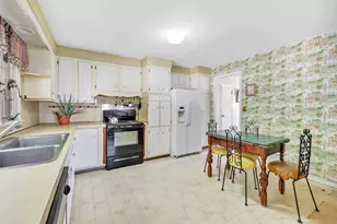 104 Sperry Dr, Guilford, CT 06437 - Photo 8
