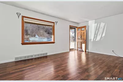 32 Brookdale Road, Seymour, CT 06483 - Photo 2