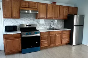 185 Alpine St, Bridgeport, CT 06610 - Photo 2