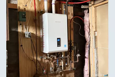 24 Byron Avenue, Ansonia, CT 06401 - Photo 20