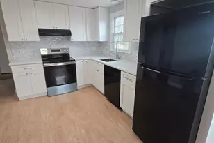 26 Tifton Rd, Wethersfield, CT 06109 - Photo 2