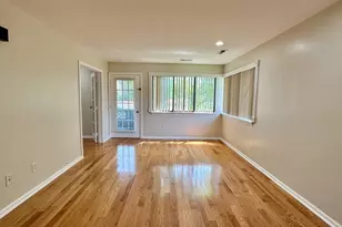 17 Lance Cir, Bridgeport, CT 06606 - Photo 6