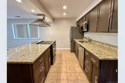 17 Lance Circle #17, Bridgeport, CT 06606 - Photo 8