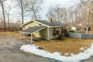 39 Inchcliffe Dr, Ledyard, CT 06335 - Photo 4