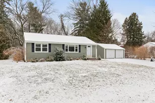 12 Deer Run Rd, Wallingford, CT 06492 - Photo 2