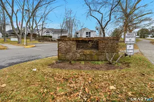 75 Crown Knoll Ct, Groton, CT 06340 - Photo 2