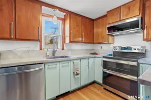 12 Arbor Ct, Norwalk, CT 06854 - Photo 10