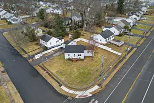 62 Strathmore Rd, West Haven, CT 06516 - Photo 2