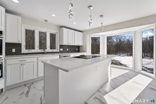 44 Chamberlain Hill Rd, Middletown, CT 06457 - Photo 2