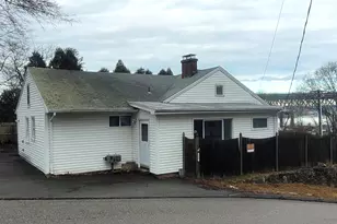 123 Bridge St, Groton, CT 06340 - Photo 2