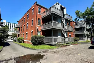 52 Atwood St, Hartford, CT 06105 - Photo 2