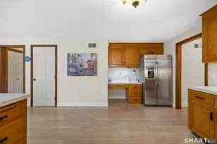 32 Canterbury Ln, Farmington, CT 06085 - Photo 4