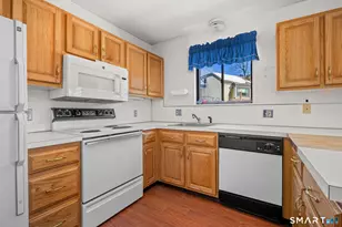 915 Heritage Vlg, Southbury, CT 06488 - Photo 14