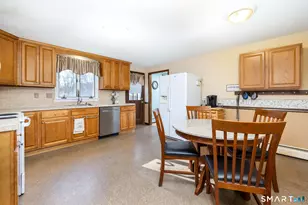 186 Hang Dog Ln, Wethersfield, CT 06109 - Photo 6