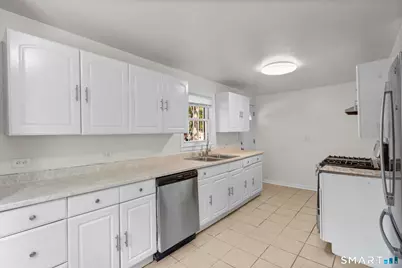 36 Baltic Street, Hartford, CT 06112 - Photo 8