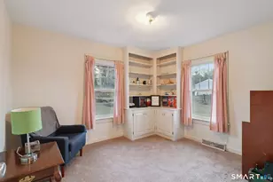 125 Macarthur Dr, Waterbury, CT 06704 - Photo 16