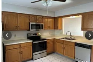 329 Scott Rd, Waterbury, CT 06705 - Photo 4