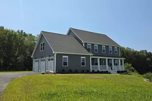 26 Farm View Dr, Norwich, CT 06360 - Photo 4