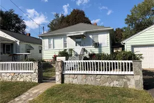 186 Marigold Ave, Bridgeport, CT 06606 - Photo 2