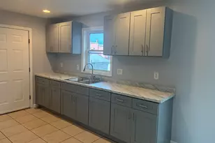 75 Ash St, Bridgeport, CT 06605 - Photo 2