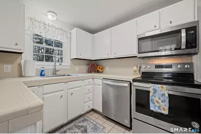 164 Saint John Street, Manchester, CT 06040 - Photo 8