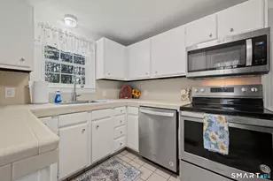 164 St John St, Manchester, CT 06040 - Photo 8