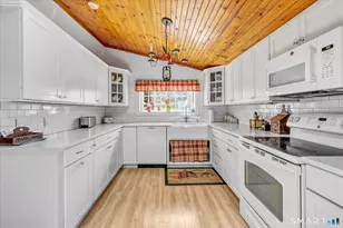 5695 Main St, Stratford, CT 06614 - Photo 8