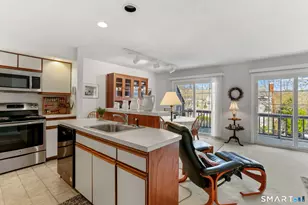 35 Balmaha Ct, Fairfield, CT 06825 - Photo 14