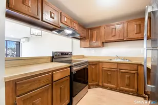 20 Amsterdam Ave, Bridgeport, CT 06606 - Photo 10