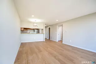 20 Amsterdam Ave, Bridgeport, CT 06606 - Photo 4