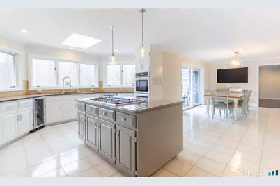 3 Crescent Lane, Trumbull, CT 06611 - Photo 8