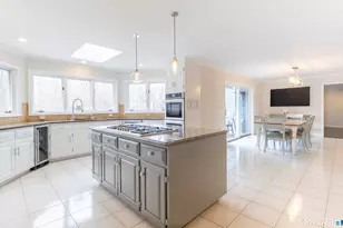 3 Crescent Ln, Trumbull, CT 06611 - Photo 8