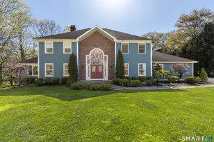 3 Crescent Ln, Trumbull, CT 06611 - Photo 2