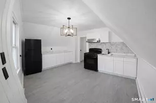 69 W Liberty St, Waterbury, CT 06706 - Photo 16