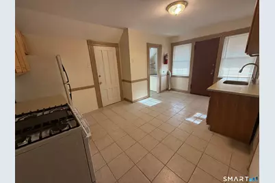 215 Woodlawn Terrace #3, Waterbury, CT 06710 - Photo 2