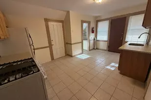 215 Woodlawn Terrace, Waterbury, CT 06710 - Photo 2