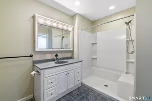 2 Mansfield Grove Rd, East Haven, CT 06512 - Photo 32