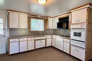 73 Peck St, Norwich, CT 06360 - Photo 8