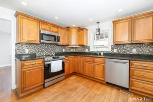 67 Robbins Rd, Berlin, CT 06037 - Photo 2