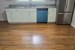 571 Wilson St, Waterbury, CT 06708 - Photo 4