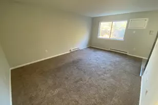 32 Old Foxon Rd, East Haven, CT 06513 - Photo 4