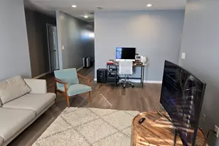 90 Bond St, Hartford, CT 06114 - Photo 8