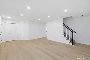 70 Victoria Ct, Hamden, CT 06514 - Photo 10