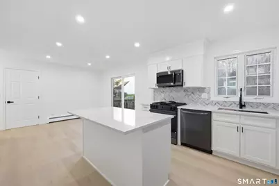 70 Victoria Court, Hamden, CT 06514 - Photo 4