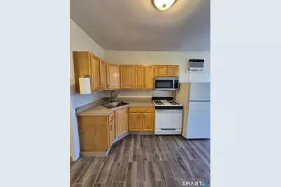 2979 Fairfield Avenue #1R, Bridgeport, CT 06605 - Photo 2