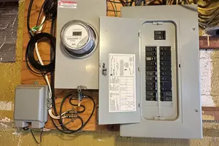 1031 Meriden Rd, Waterbury, CT 06705 - Photo 24