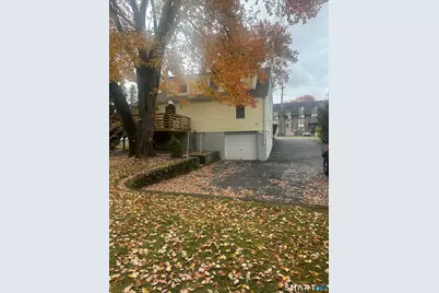 1031 Meriden Road, Waterbury, CT 06705 - Photo 28